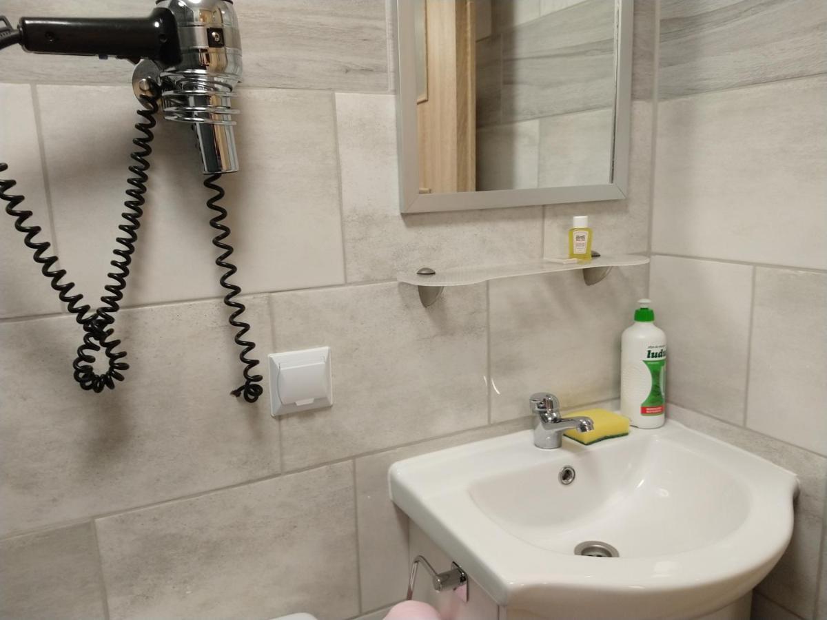 Bialy Slon Delux Hostel Гдиня Екстериор снимка