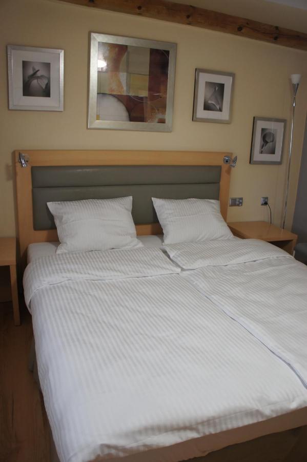 Bialy Slon Delux Hostel Гдиня Екстериор снимка