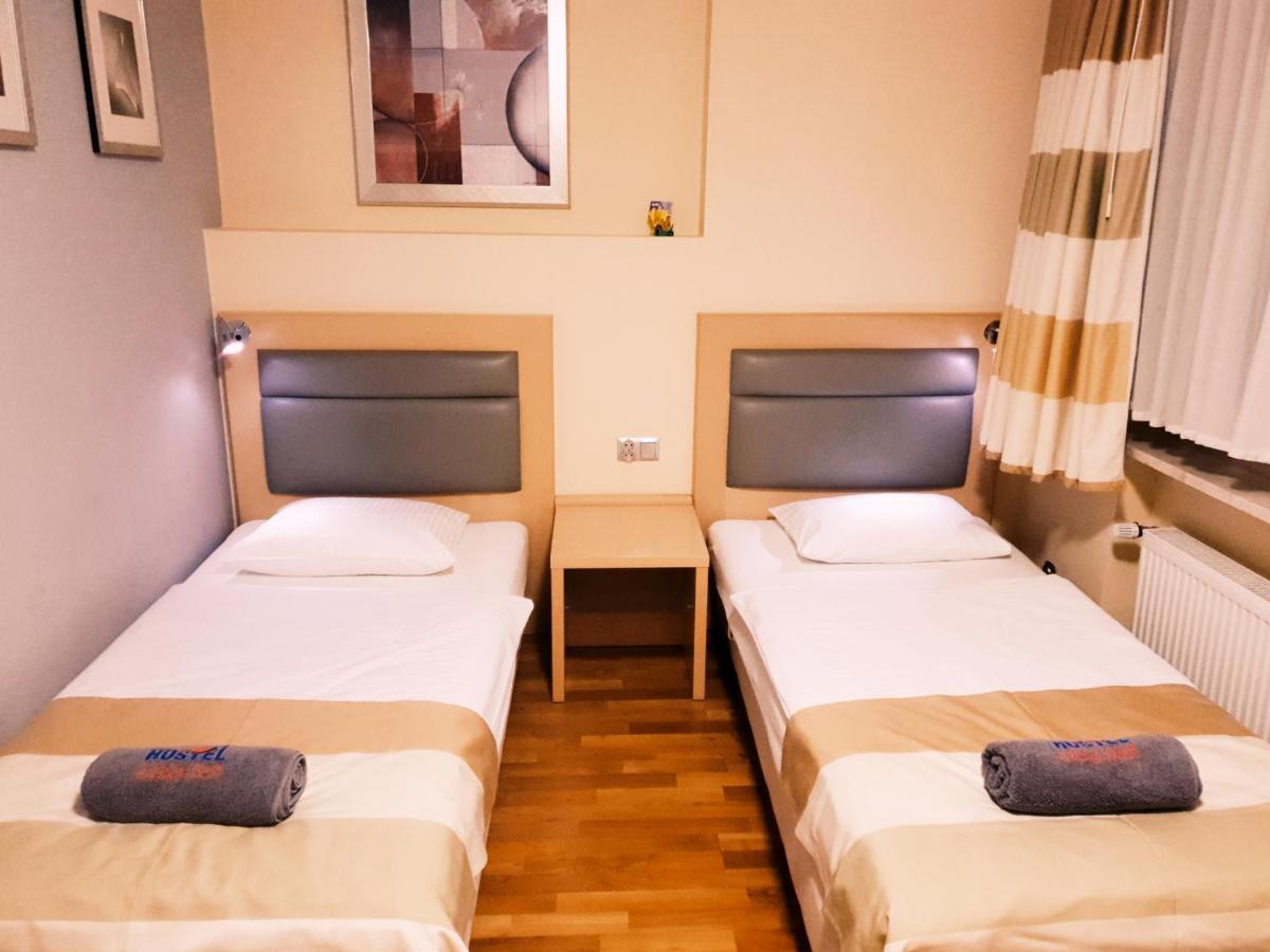 Bialy Slon Delux Hostel Гдиня Екстериор снимка