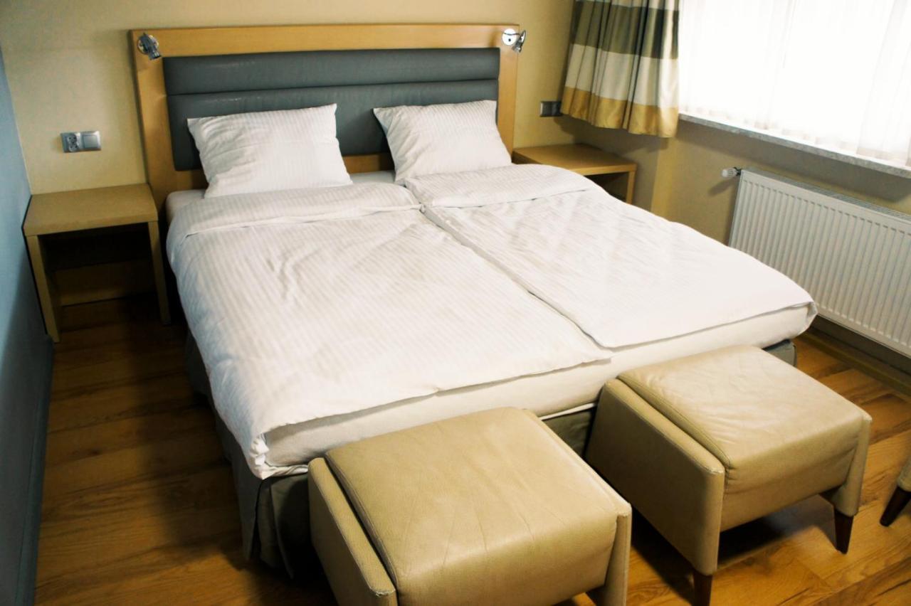 Bialy Slon Delux Hostel Гдиня Екстериор снимка