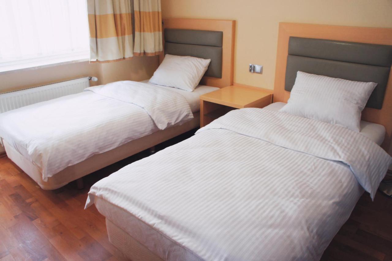 Bialy Slon Delux Hostel Гдиня Екстериор снимка