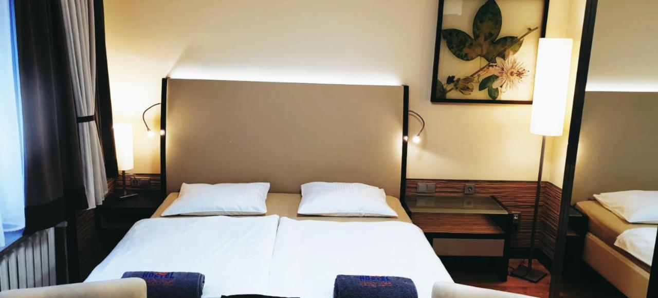 Bialy Slon Delux Hostel Гдиня Екстериор снимка